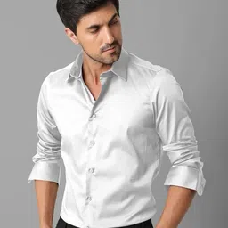 jiggster store Men Regular Fit Solid Spread Collar Casual Shirt image 1