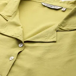 roadster Women Regular Fit Solid Casual Shirt image 2