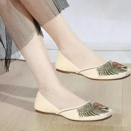 catbird Handmade Peacock feather Embroidered Punjabi Mojari Jutis Jutis For Women image 5