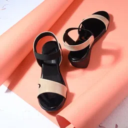 k' footlance Women Wedges Sandal image 2