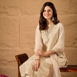 shreesha enterprise Women Chanderi Kurta Pant Dupatta Set image 5