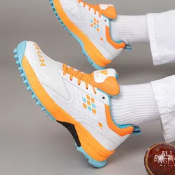 run seven Cricket Shoes For Men image 4