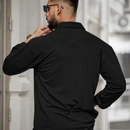 maniac Men Boxy Fit Spread Collar Shacket Men Boxy Fit Solid Spread Collar Casual Shirt image 2