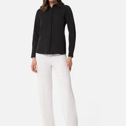 otira Women Regular Fit Solid Spread Collar Casual Shirt image 5
