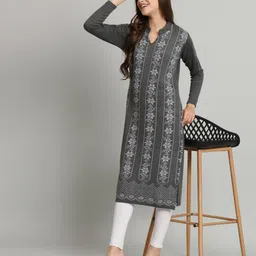 hermiston Women Self Design Wool Straight Kurta-picture-16