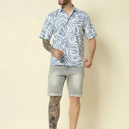 surhi Men Oversized Fit Printed Spread Collar Casual Shirt image 3