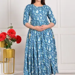gujari Women Floral Print Viscose Rayon Anarkali Kurta image 3