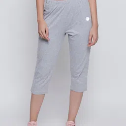 outflits Women Grey Capri image 1