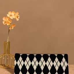 qns Women Black Tote image 4