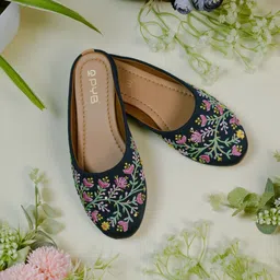 byqb Women Flats Sandal-picture-43