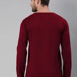nilan Men Solid V Neck Cotton Blend Maroon T-Shirt image 2