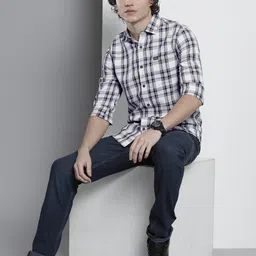 the indian garage co. Men Regular Fit Checkered Cut Away Collar Casual Shirt image 5