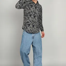 integriti Men Slim Fit Floral Print Spread Collar Casual Shirt image 3