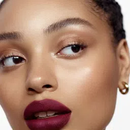 emijun Lightweight Long Lasting Matte Kiss Proof Lipstick image 3