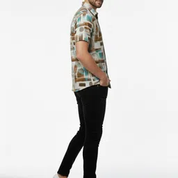 henshika Men Regular Fit Printed Spread Collar Casual Shirt image 4