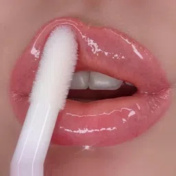 moan's lip gloss enhance your lips and give a natural and glossy look image 3