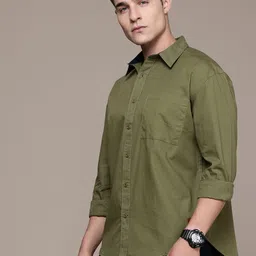 roadster Men Relaxed Fit Fit Solid Casual Shirt image 5