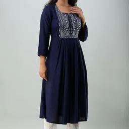 raanisa Women Viscose Rayon Kurta Pant Set image 3
