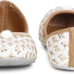 tryfeet Stlylish Ethnic Jutti Jutis For Women image 2