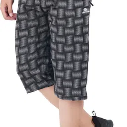 feel track Printed Men Three Fourths image 3