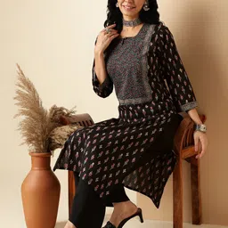 vbuyz Women Kalamkari Pure Cotton Straight Kurta image 4