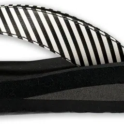 tekas Women Slippers image 5