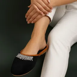 mk craft "Women’s Black Velvet Embellished Ethnic Slip-On Jutti Jutis For Women-picture-15