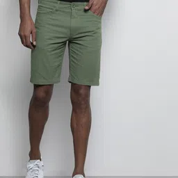 the indian garage co. Solid Men Green Chino Shorts image 2