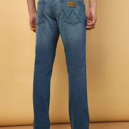 wrangler Men Regular Mid Rise Blue Jeans image 4