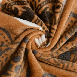 schp Woolen, Velvet Single Fitted (Elastic) 240 TC Printed Bedsheet image 3