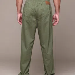 roadster Men Loose Fit Green Cotton Blend Trousers image 3