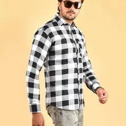 solvyn Men Slim Fit Checkered Button Down Collar Casual Shirt image 3