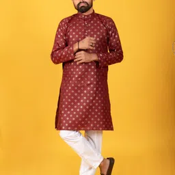 seawind Men Cotton Blend Kurta Pyjama Set image 1