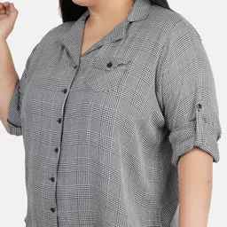 indietoga Women Regular Fit Checkered Spread Collar Casual Shirt image 4