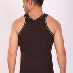 tt Pack of 5 Titanic Caption Men Vest image 2