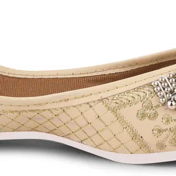 vaniya shoes Jutis For Women image 5