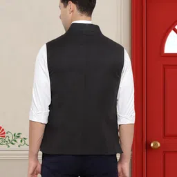 rocksy Solid Men Waistcoat image 2
