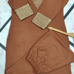 zainkaar Women Wool Kurta Pant Set-picture-44