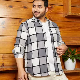 instafab plus Men Regular Fit Checkered Spread Collar Casual Shirt image 2